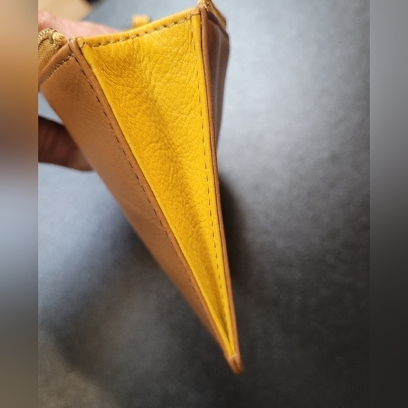 Fossil Slim Leather Zipper Pouch - Picture 3 of 7